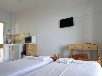 Rising Sun & 2* Benitses (Corfu)