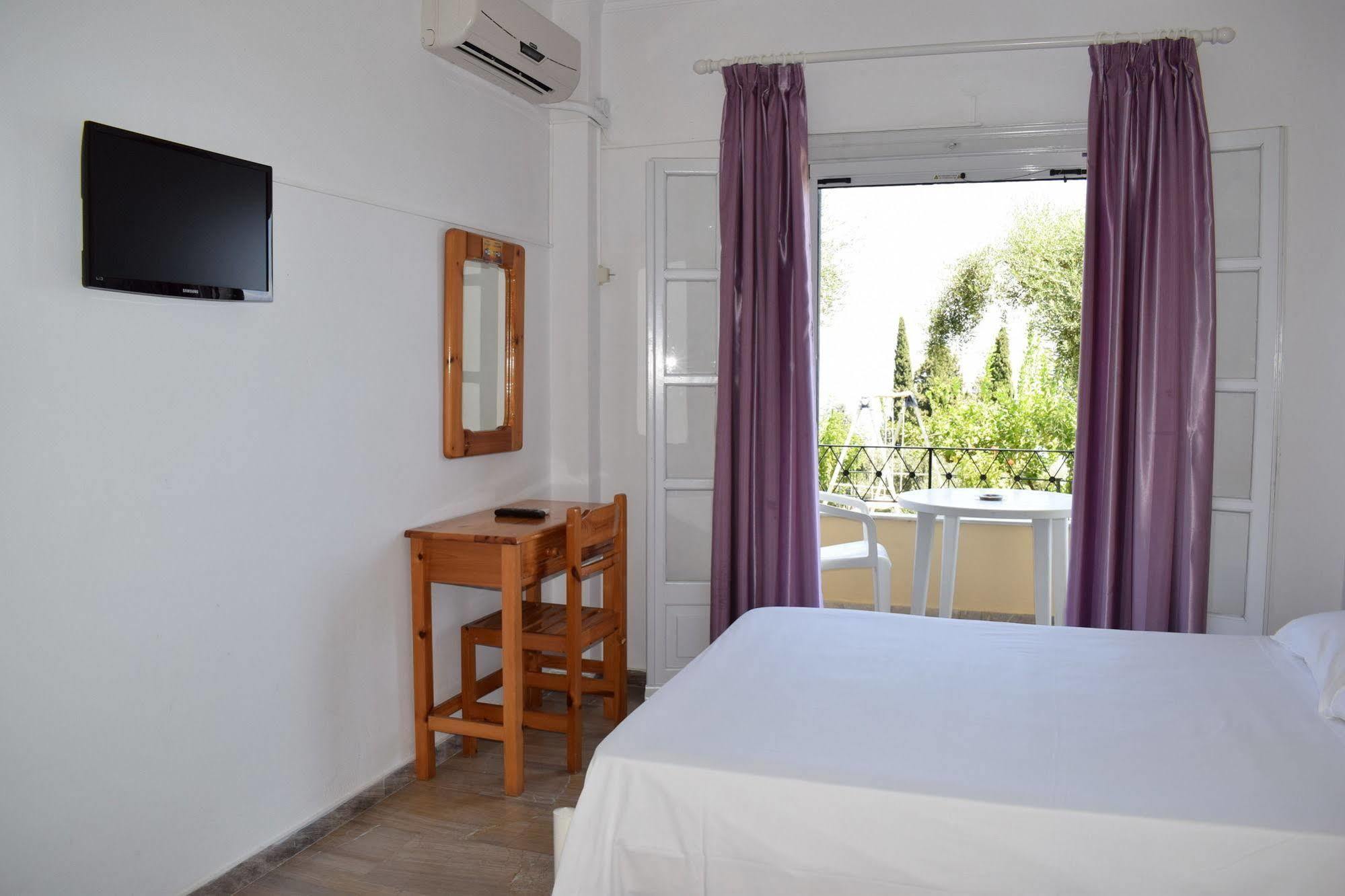 Rising Sun & Appart hôtel Benitses (Corfu)